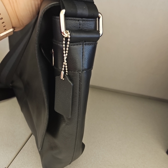 NWOT Coach Charles Messenger Laptop Crossbody Bag in Smooth Leather F54792 Black - Picture 4 of 16